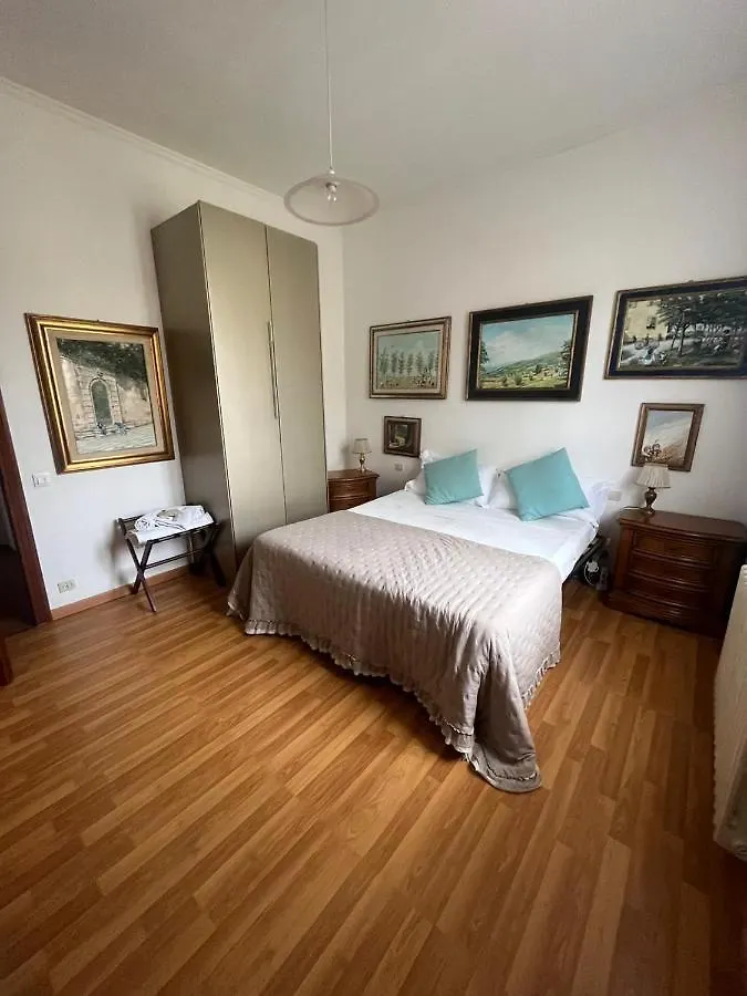 Enzo'S House Hotel Lucca 0*,  Italien