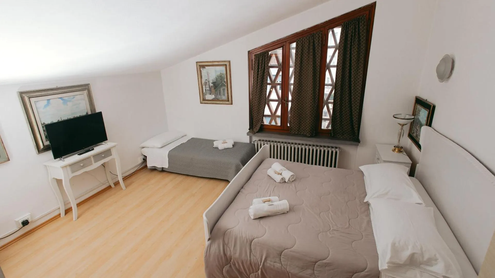 Hotel Enzo'S House Lucca 0*,