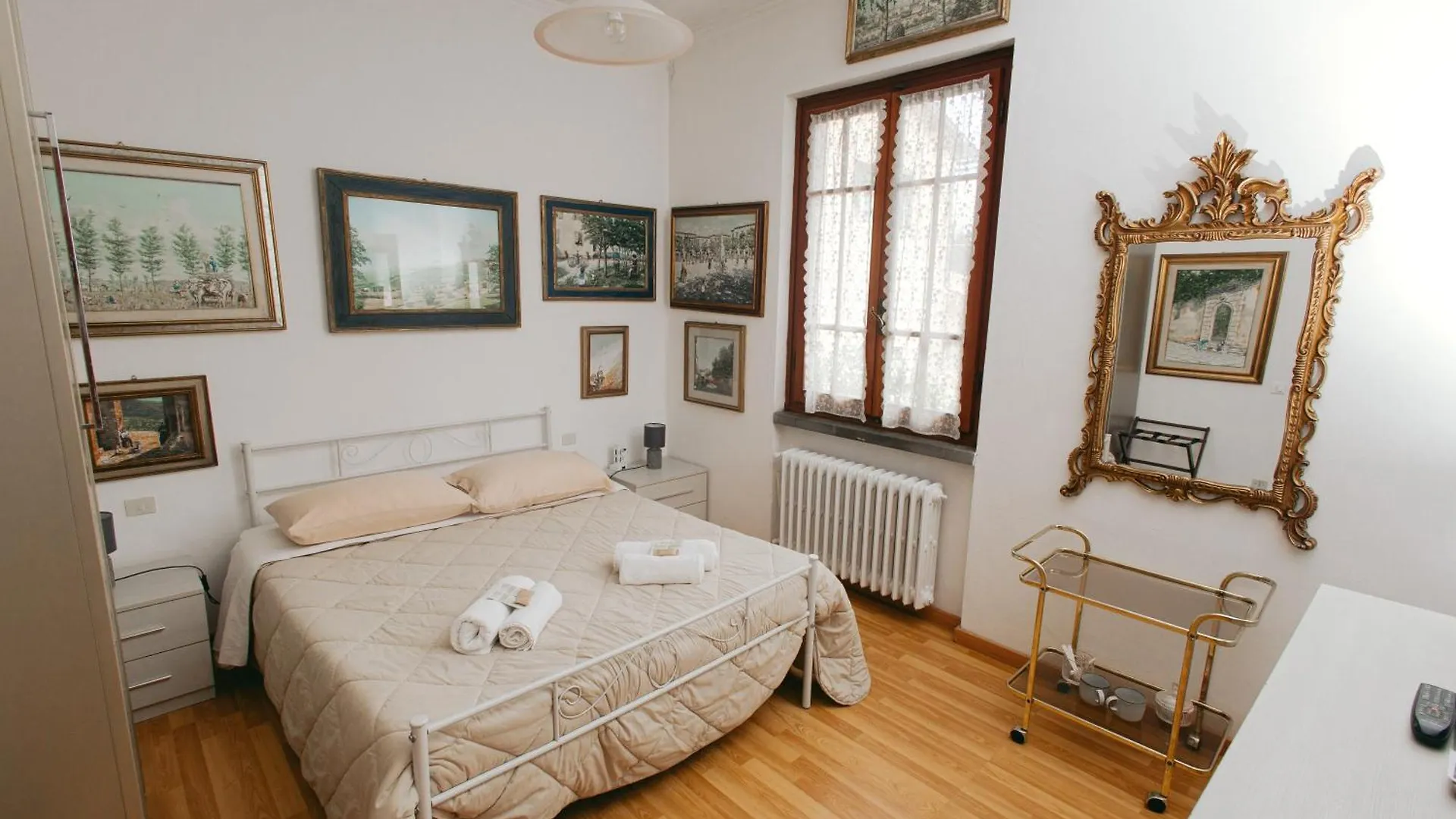 Hotel Enzo'S House Lucca Italia