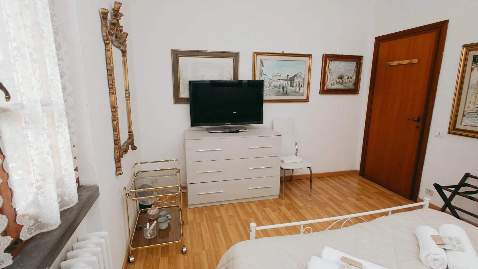 מלון לוקה Enzo'S House בית הארחה